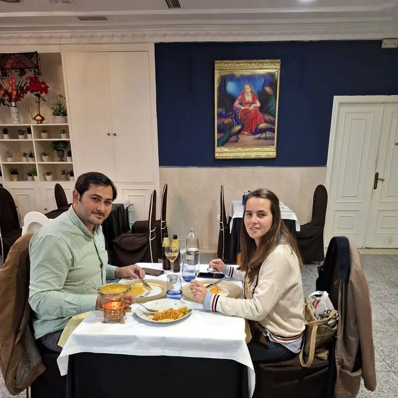 Royal Tandoori Cáceres — Nuestros clientes