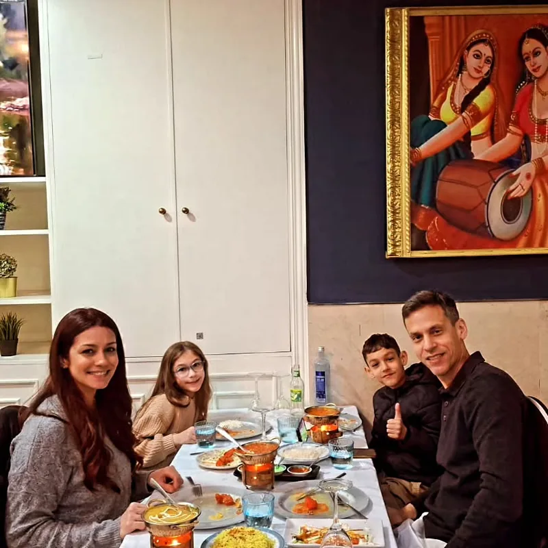 Royal Tandoori Cáceres — Una noche en Royal Tandoori
