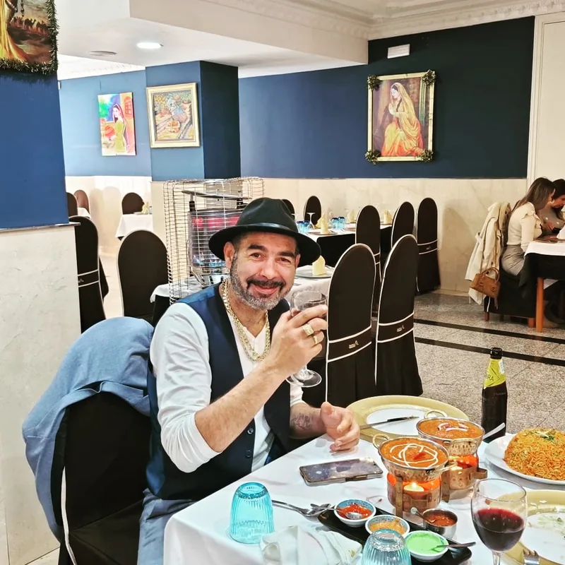 Royal Tandoori Cáceres — Entre amigos